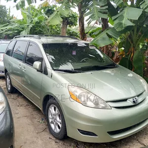 Toyota Sienna 2006 Gray
