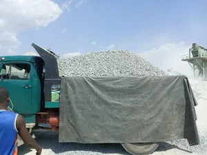 Top- Quality **Granite Stone'* Chippings for Aggregate Use.