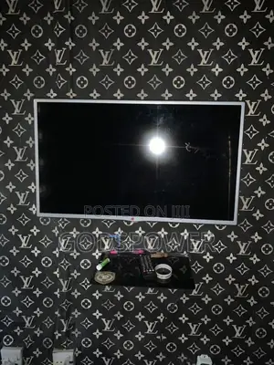 Panasonic Smart TV 32 Inches