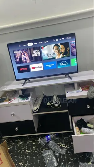 32 Inches Smart TV