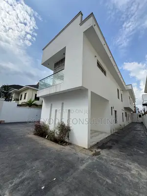 6bdrm House in Adeyemo Alakija, Ikeja GRA for sale