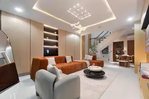 Contemporary 2-Bedroom Maisonette