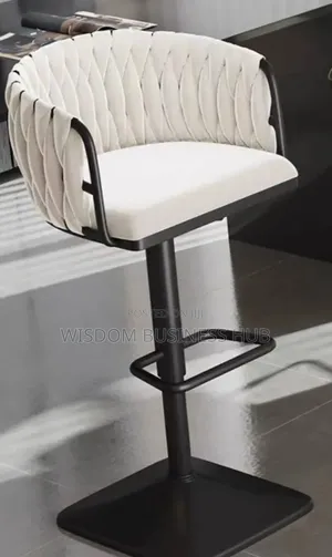 Spectators Low Bar Stool for Homes