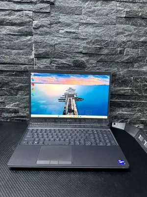 Laptop Dell Precision 7560 32GB Intel Core i9 SSD 1T
