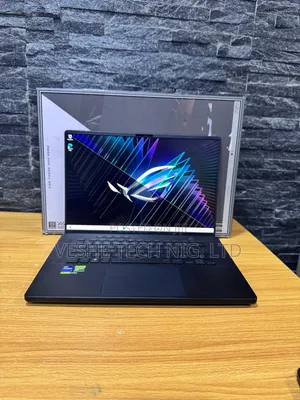 Laptop Asus ROG Zephyrus M16 16GB Intel Core i9 SSD 1T