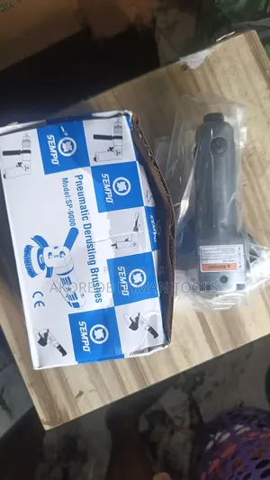Pneumatic Derusting Brush So 9000