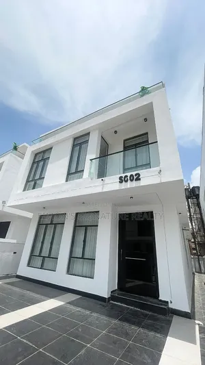5bdrm Duplex in Chevron for sale