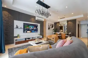 Contemporary 2-Bedroom Apartment