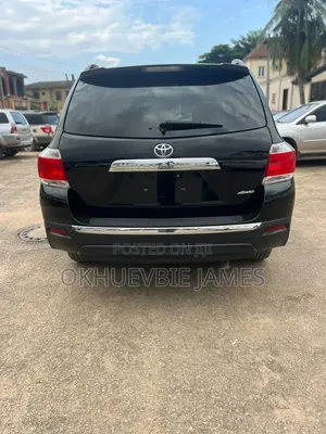 Toyota Highlander Limited 3.5l 4WD 2013 Black