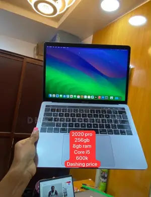 Laptop Apple MacBook Pro 2020 8GB Intel Core i5 SSD 256GB