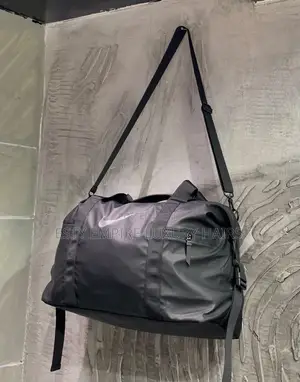 High-Quality Luxury Duffel Bag (Waterproof)
