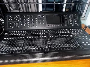 Behringer M32 Digital Mixer