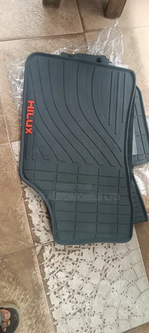 Hilux 2023 Foot Mat Direct