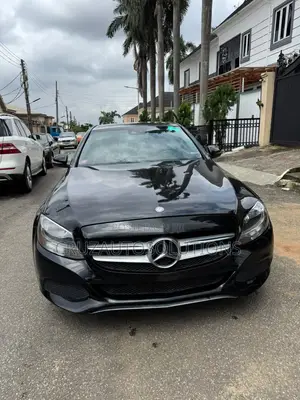Mercedes-Benz C300 2016 Black
