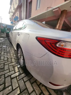 Lexus ES 2015 White