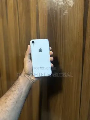 Apple iPhone XR 64 GB White