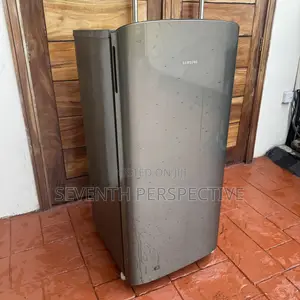 Clean Samsung Single-Door Refrigerator 190L