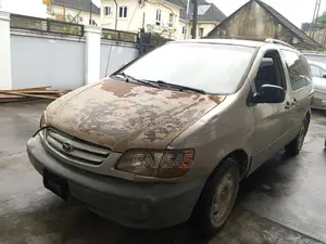 Toyota Sienna CE 2003 Gold