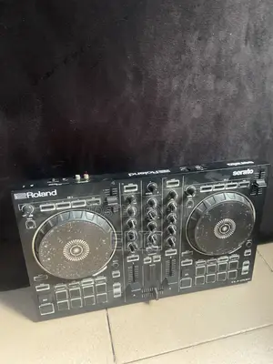 Roland Dj 202 Serato DJ Controller