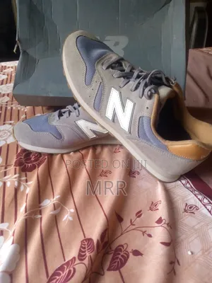 New Balance (NB) Sneakers