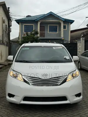 Toyota Sienna LE 8-Passenger 4dr Minivan (3.5L 6cyl 6A) 2014 White
