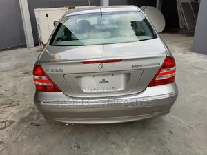 Mercedes-Benz C230 2005 Gold