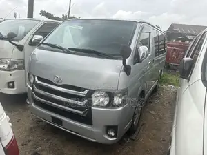 Toyota HiAce 2013 Silver