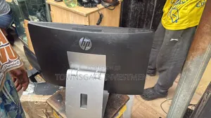 Desktop Computer HP 200 G4 22 All-in-One 8GB Intel Core i5 SSD 256GB