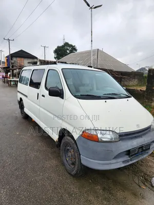 Toyota HiAce 2006 White