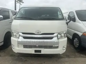 Toyota HiAce 2012 White