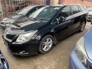 Toyota Avensis 2013 Black
