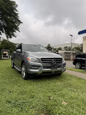 Mercedes-Benz M Class ML350 4MATIC 4dr SUV AWD (3.5L 6cyl 7A) 2015 Gray
