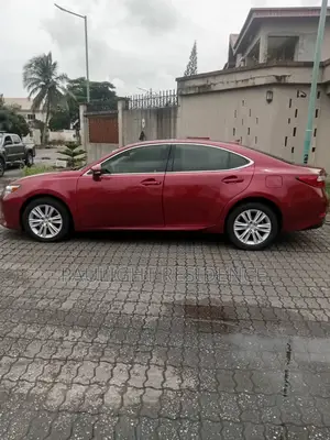 Lexus ES 2014 Red