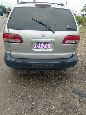 Toyota Sienna 2003