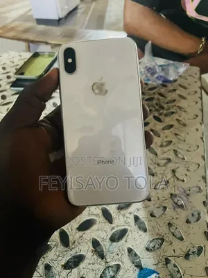 Apple iPhone X 64 GB White