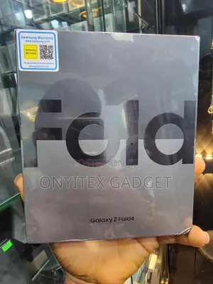 New Samsung Galaxy Z Fold4 256 GB Black