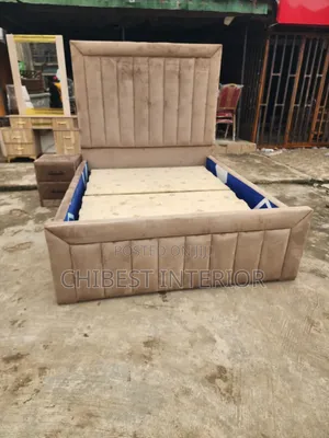 Executive 5ft Tall Padded Bed