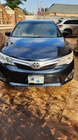 Toyota Camry XLE V6 4dr Sedan (3.5L 6cyl 6A) 2013 Blue