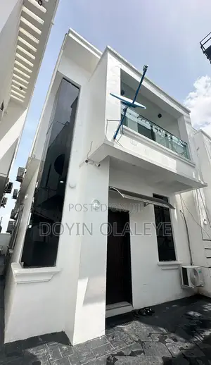 4bdrm Duplex in Chevron for sale