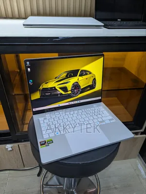 Laptop Asus ROG Zephyrus G14 16GB AMD Ryzen 9 SSD 1T