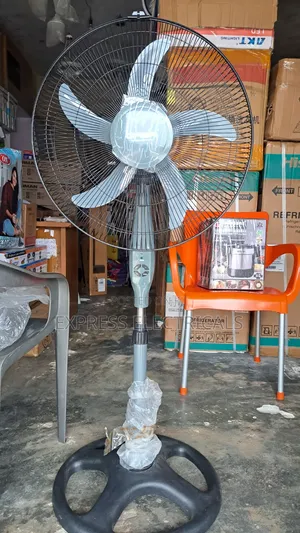 Brand New QASA 18" Standing Fan | 5 Blades | Remote Control