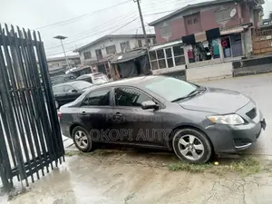 Toyota Corolla 2010 Gray
