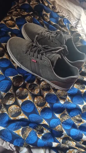 Puma Sneakers