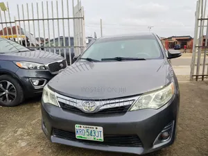 Toyota Camry LE 4dr Sedan (2.5L 4cyl 6A) 2012 Gray
