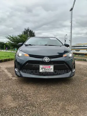 Toyota Corolla LE (1.8L 4cyl 2A) 2019 Blue