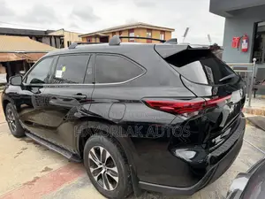Toyota Highlander XLE 2022 Black
