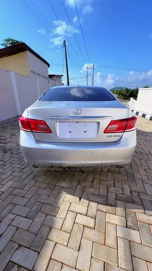 Lexus ES 2012 Silver