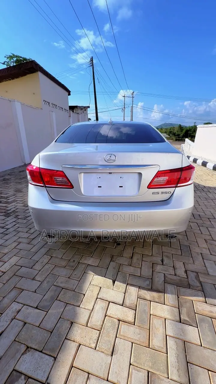 Lexus ES 2012 Silver