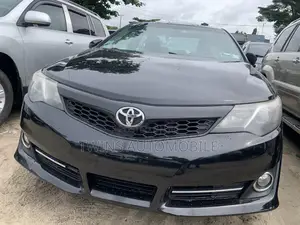 Toyota Camry SE 4dr Sedan (2.5L 4cyl 6A) 2014 Black