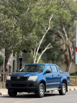 Toyota Hilux 2015 Blue